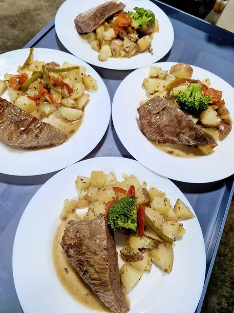Platos servidos para un evento