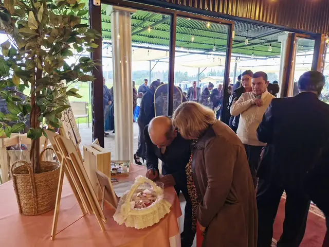 Momento de una celebración con invitados