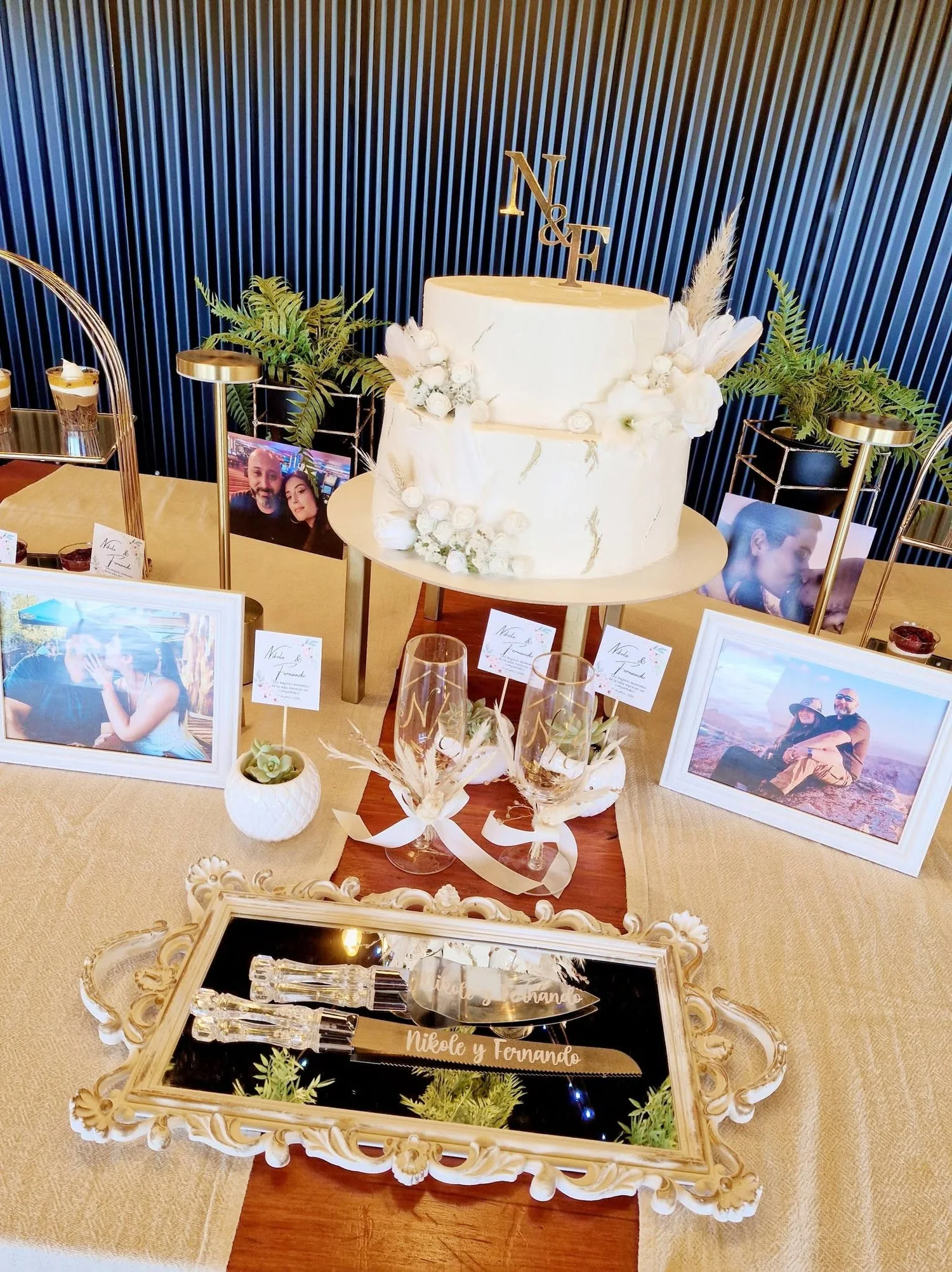 Torta y recuerdos de matrimonio