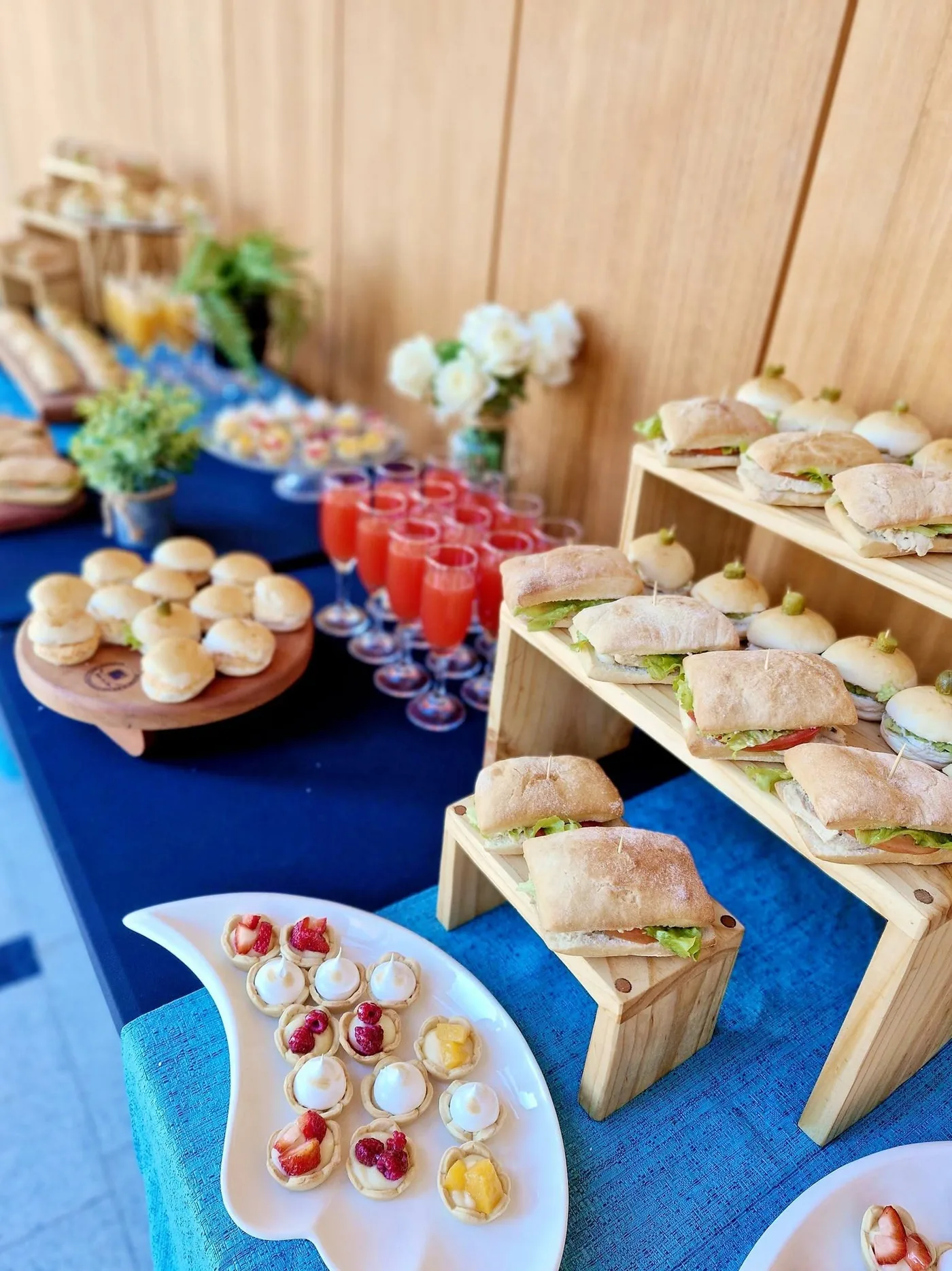 Detalle de bocados y montaje de coffee break de Picoteo Sin Culpa