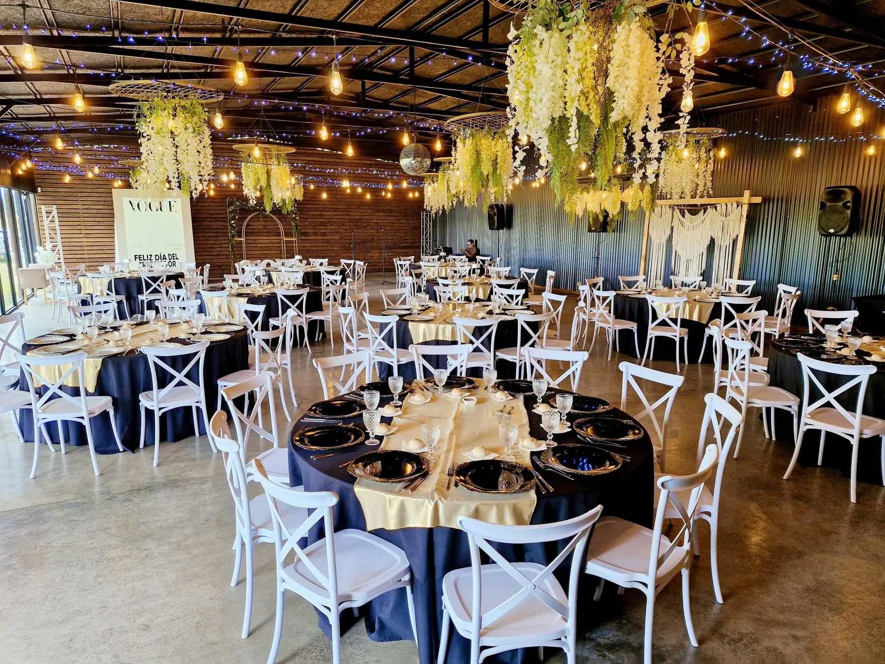 Montaje de banquetería de Picoteo Sin Culpa para un evento